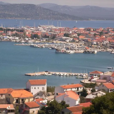 Pero アパート ムルテル